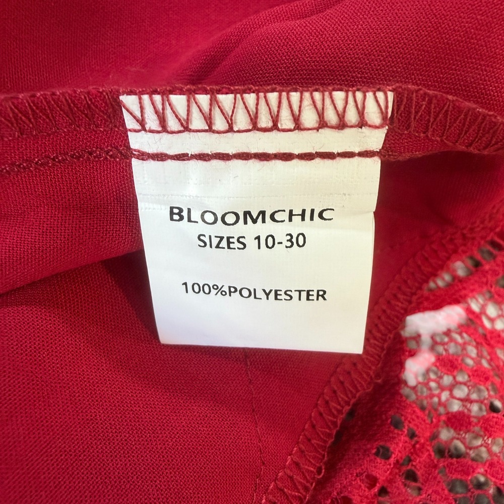Bloomchic Red V-Neck Pintuck Sleeveless Blouse Crochet Lace Hem Top US 12 Chic - Picture 6 of 10